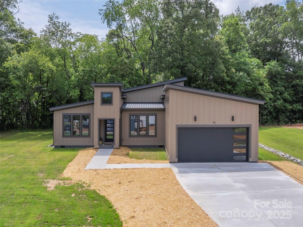 71 Scott Meadows Drive