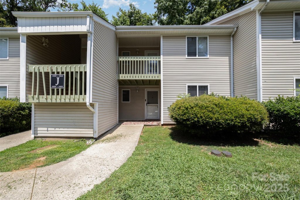 1602 Eagles Place J103