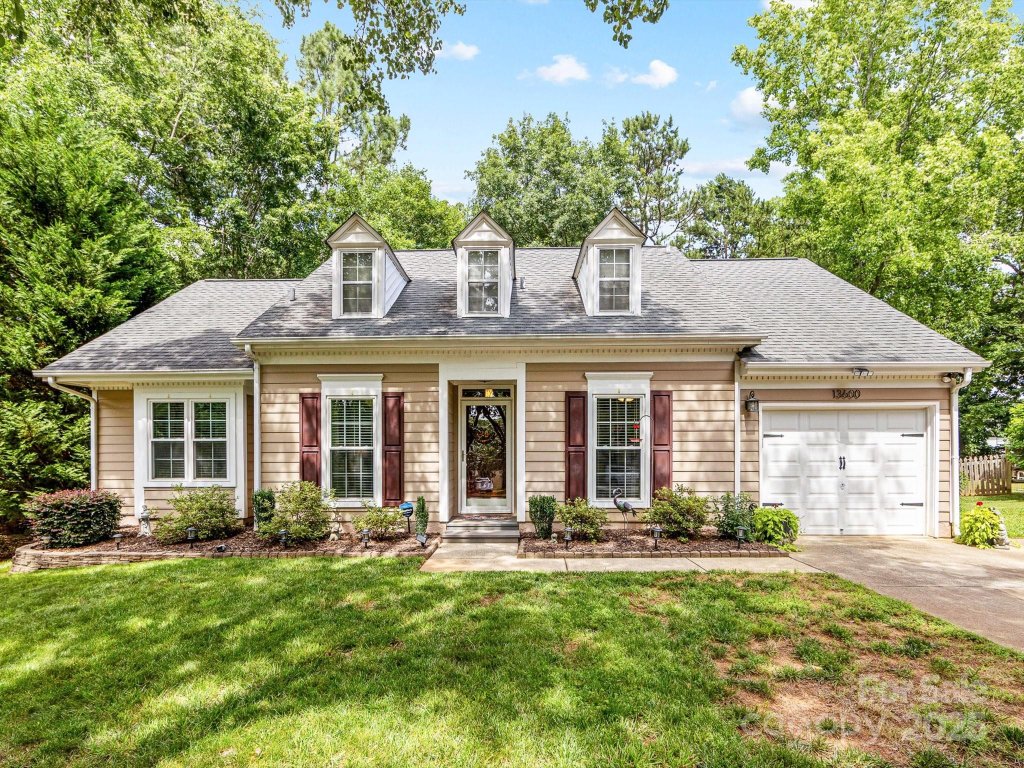 13600 Seastone Lane