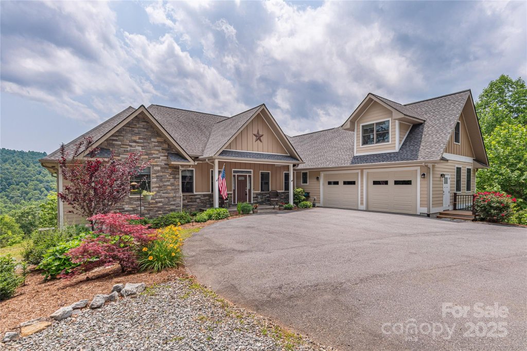 Winfield Cove, Saluda community