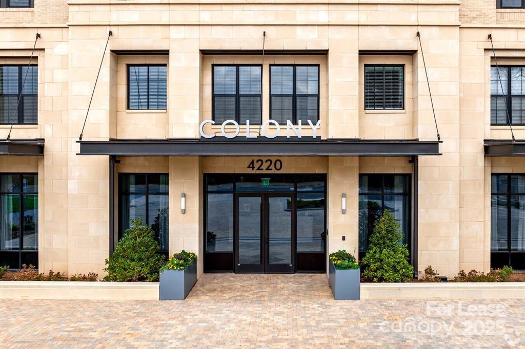 The Colony, Charlotte community