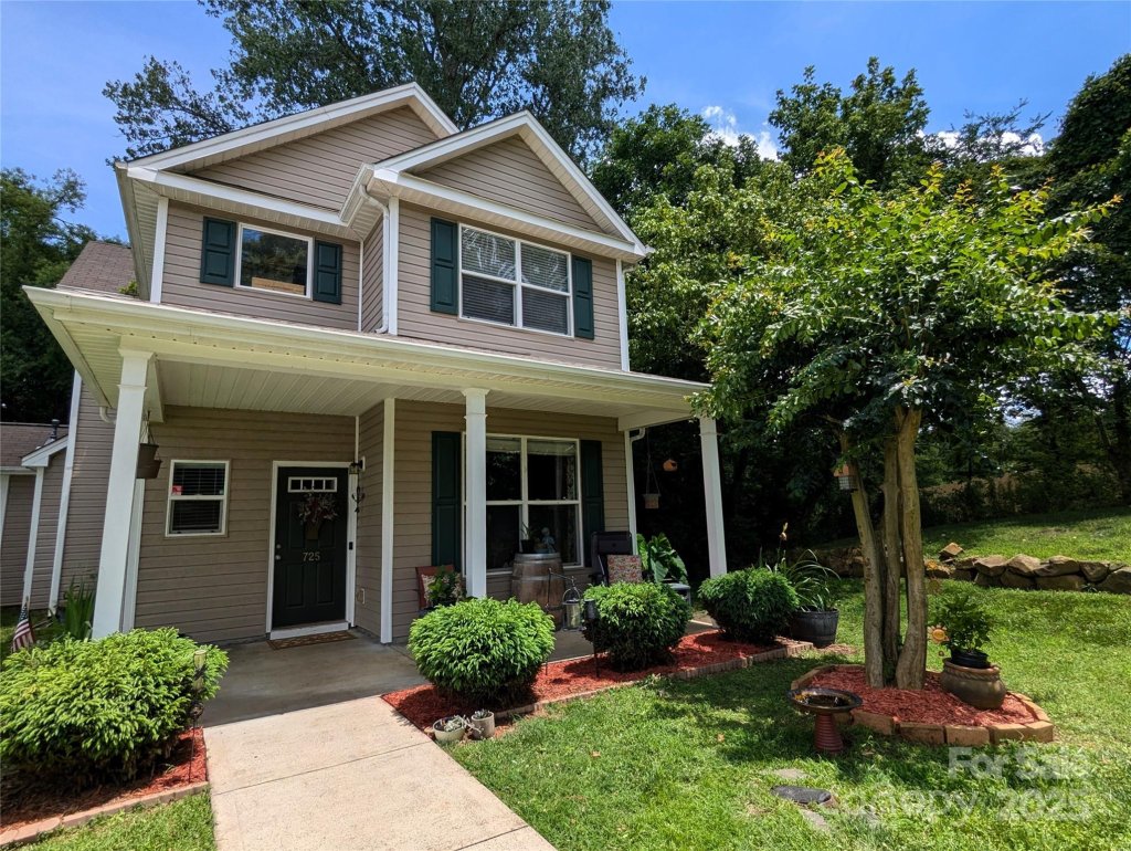 725 Chelton Lane