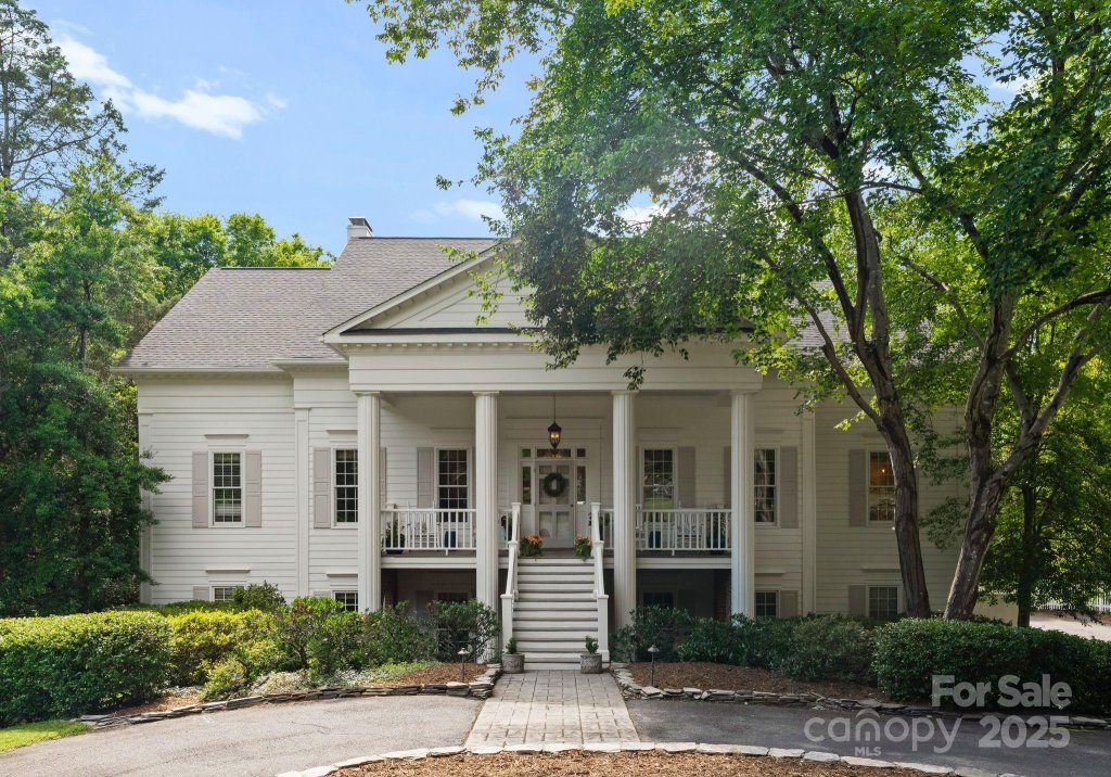 2324 Kingsmill Terrace