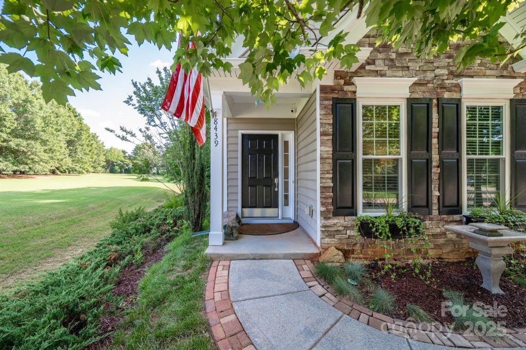 18439 Victoria Bay Drive