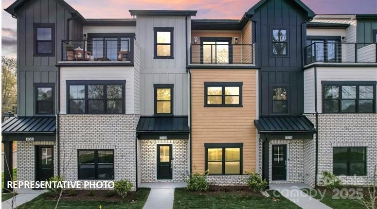 728 Falling Oak Alley 21