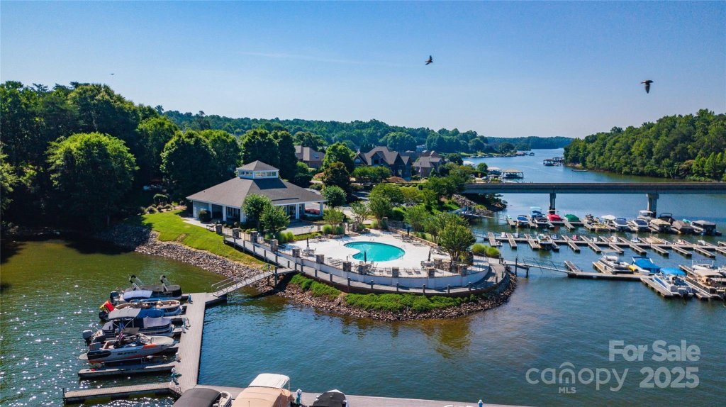 137 E Tattersall Drive