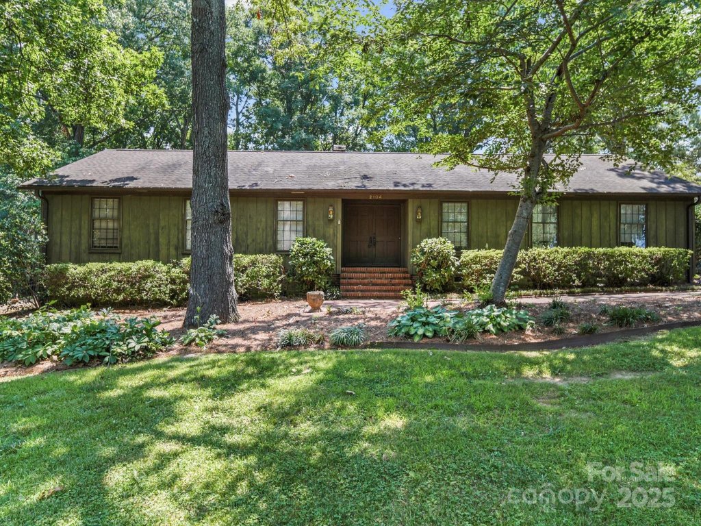 2104 Stoneyridge Drive