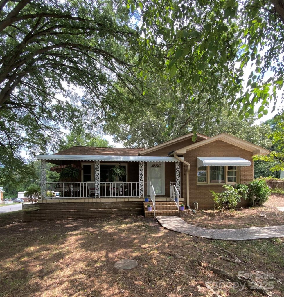 3702 Crawford Street