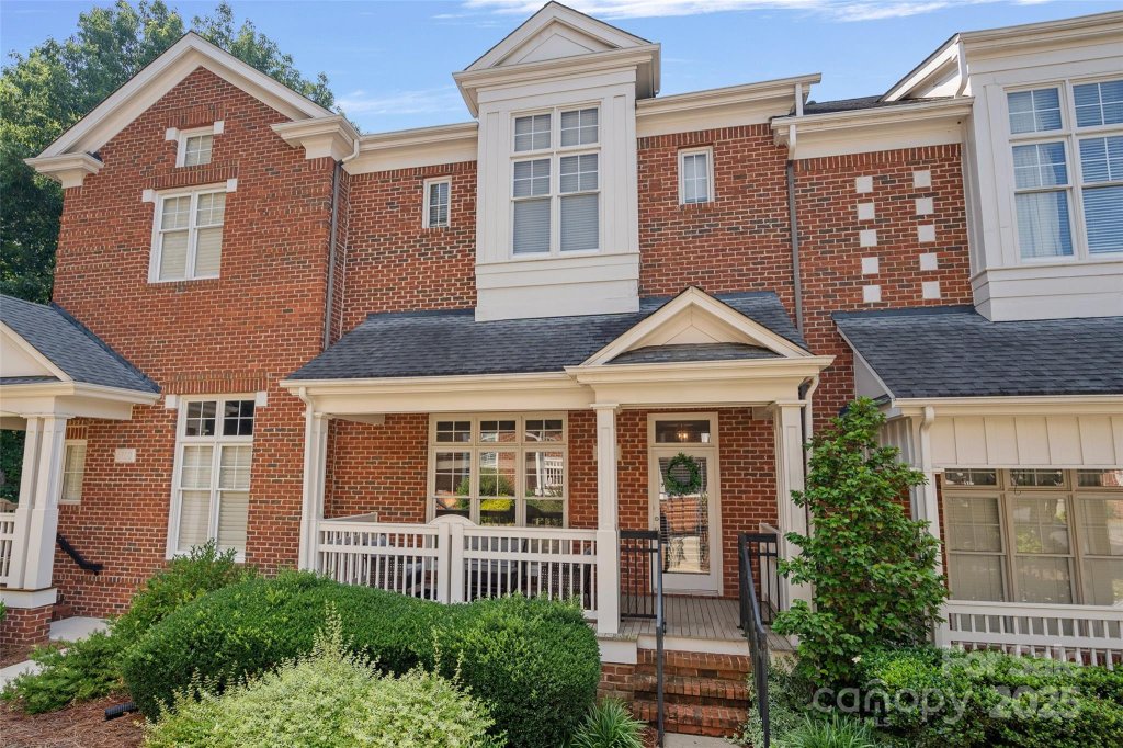 4708 S Hill View Drive