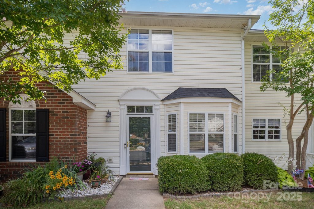 3702 Melrose Cottage Drive