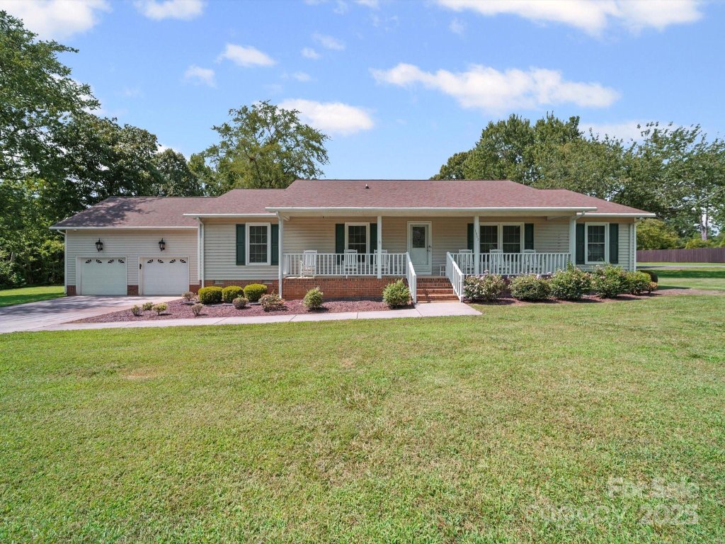 1302 Hawthorne Road
