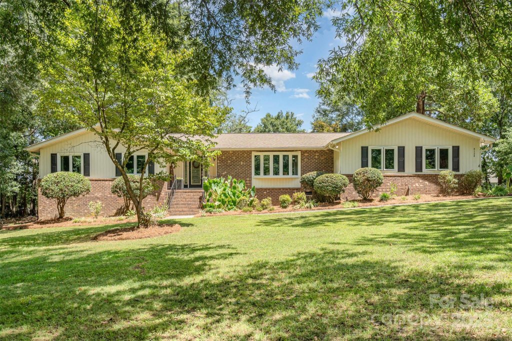 8128 Appaloosa Lane