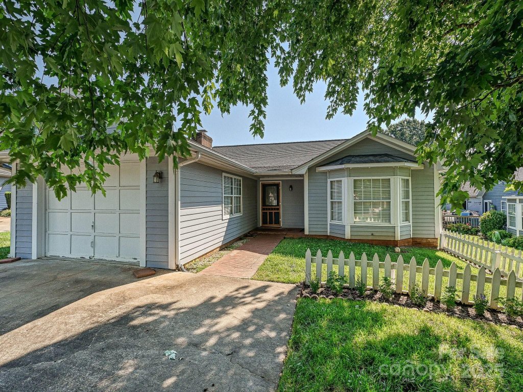 2912 Peachwood Court