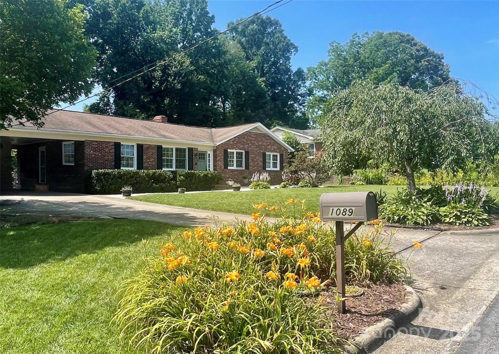 1089 20th Avenue Drive