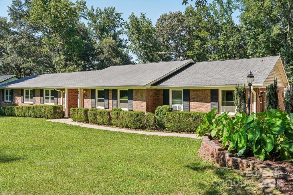 3333 Tanglewood Drive