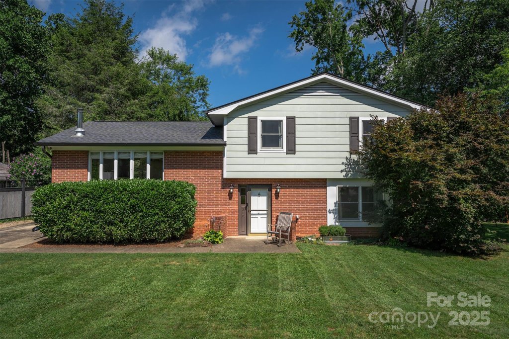 300 Donnybrook Drive