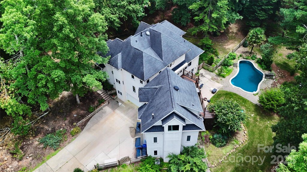 1802 Walden Pond Lane