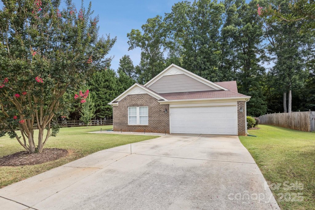 1909 Leesburg Drive
