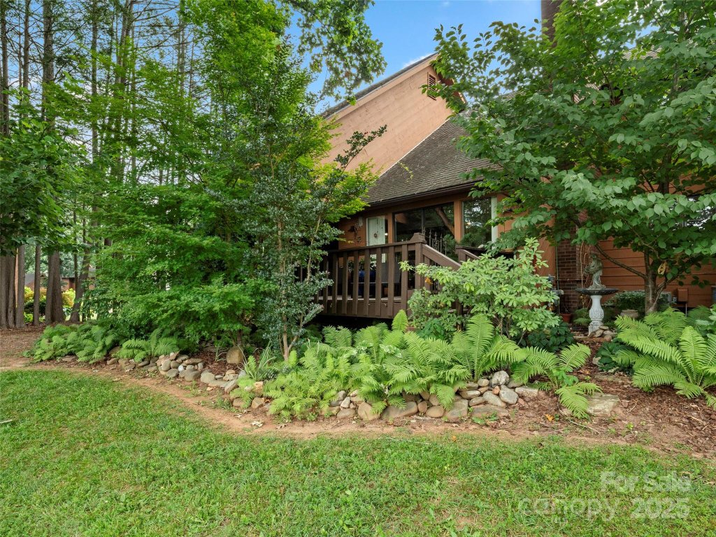 8 Village Drive