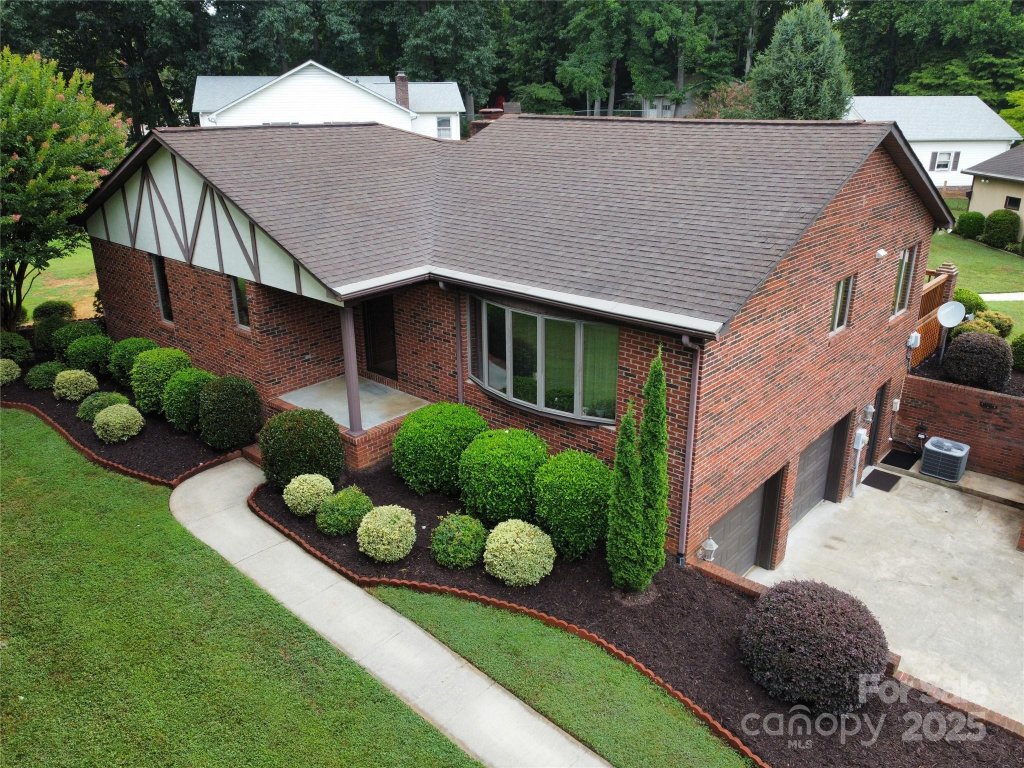 614 Azalea Lane