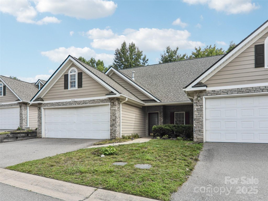 888 West Pointe Drive