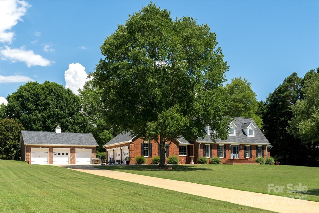 203 Queens Cove Road