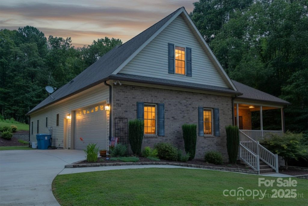 Edgewater, Sherrills Ford community