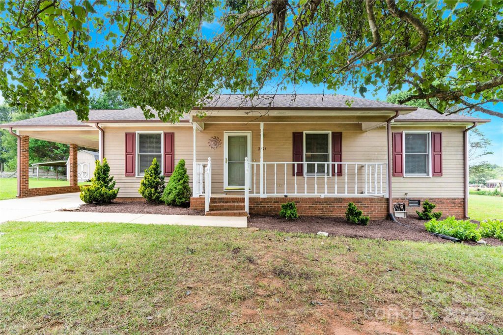 2497 Highway 182 Highway