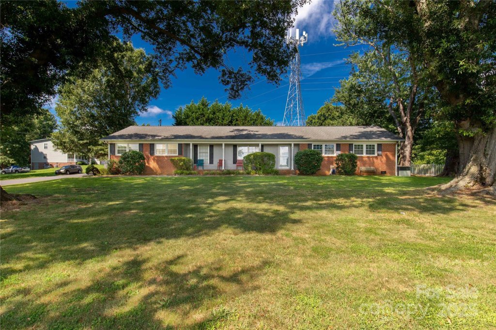 981 Ragin Lane