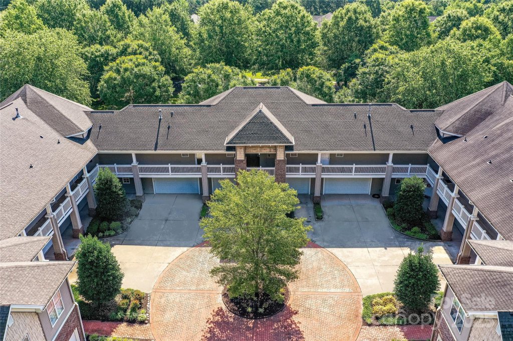 8925 Rosalyn Glen Road