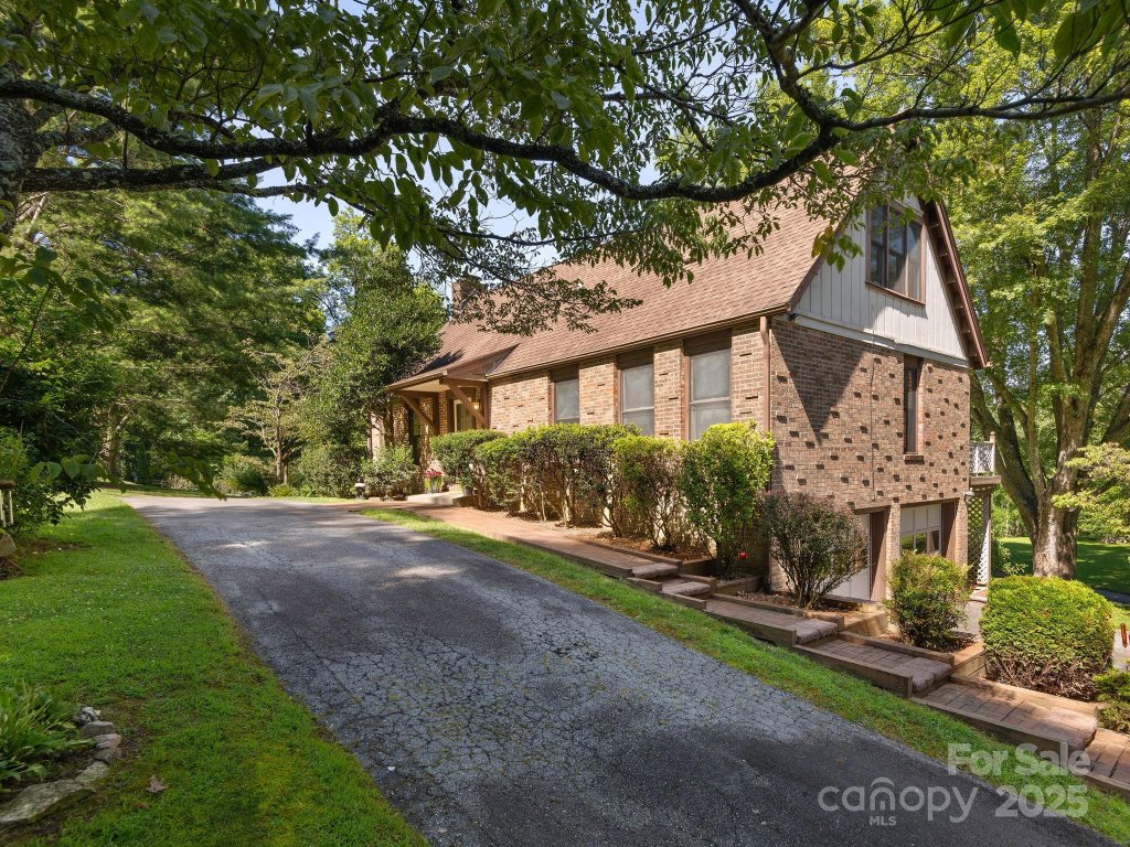 3541 Willow Creek Road