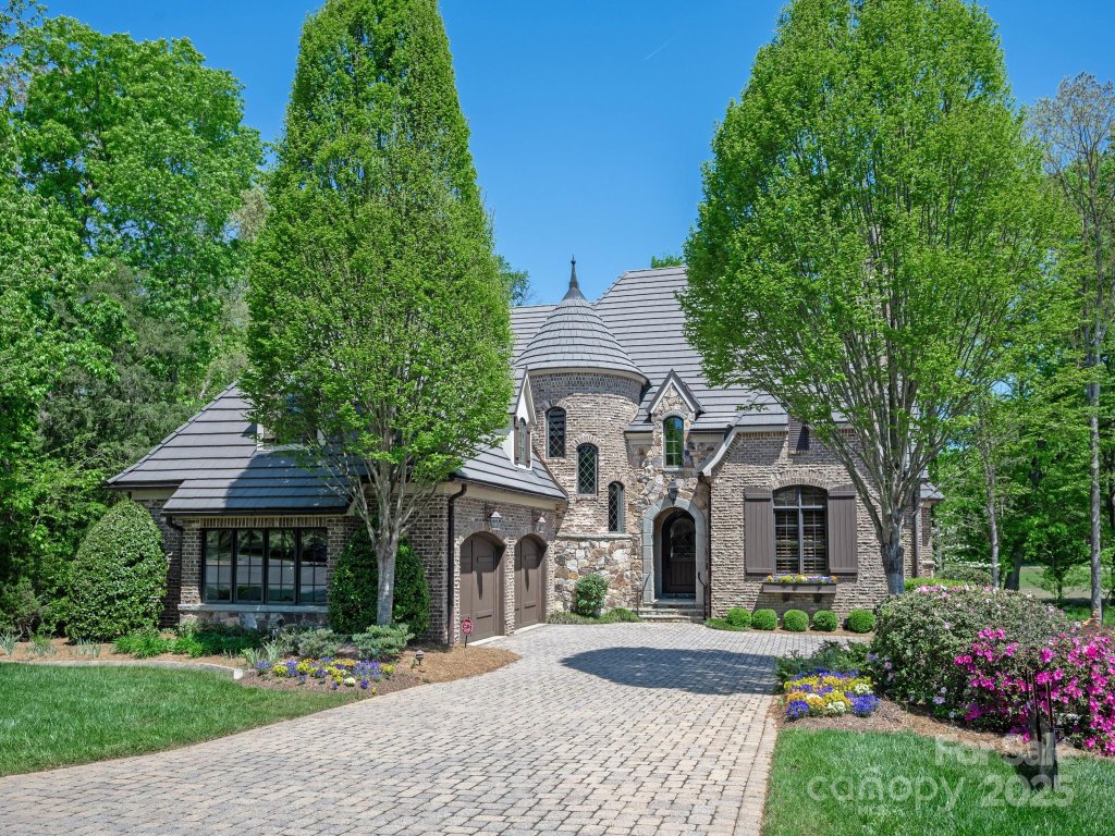 207 Belle Meade Court