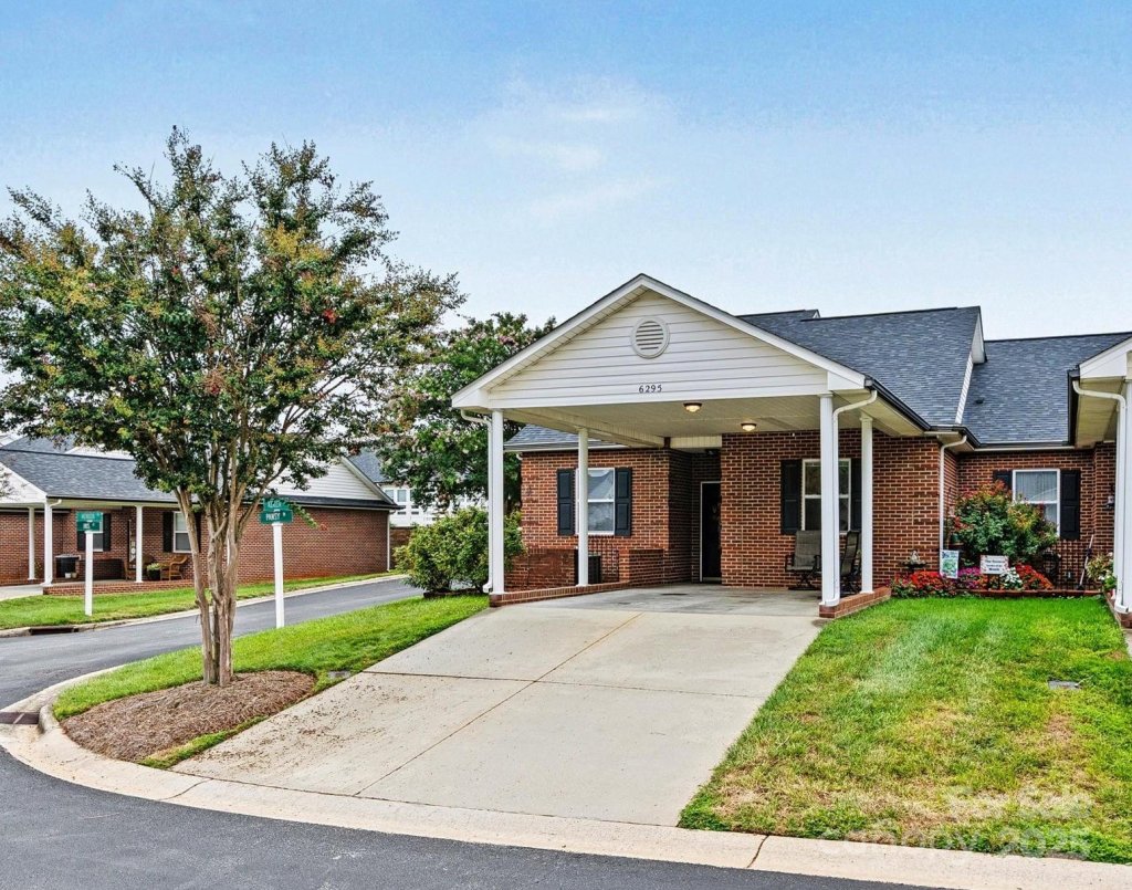 6295 Pansy Trail