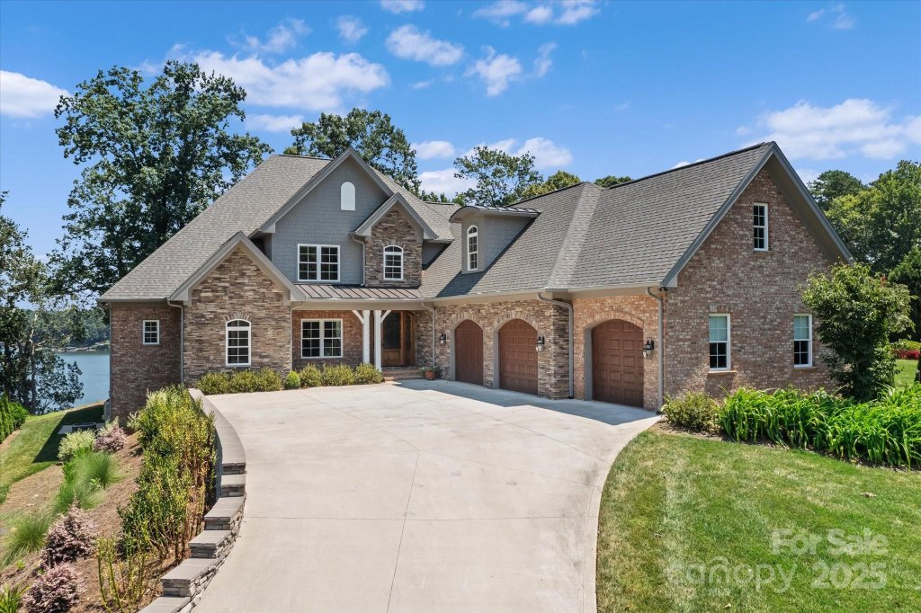 1122 Astoria Parkway