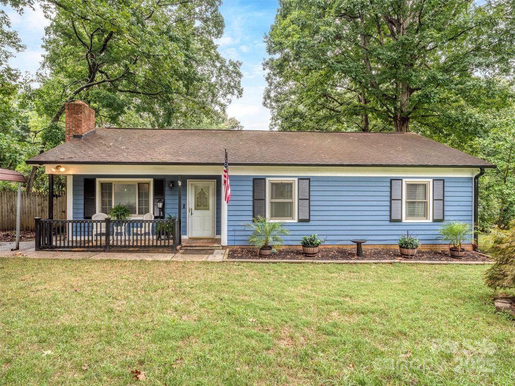 2328 Woodfield Circle