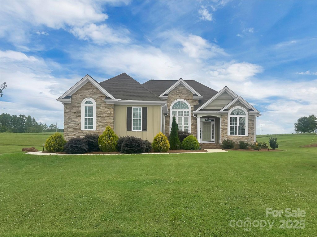 106 Vintage Woods Court