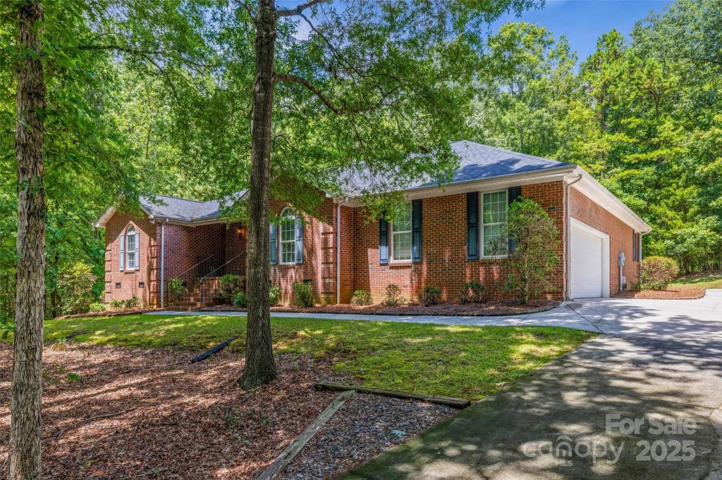 2950 Glenstone Drive