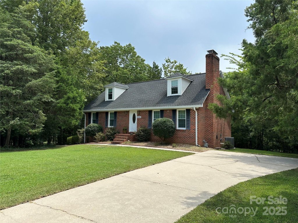 444 Lakeview Drive