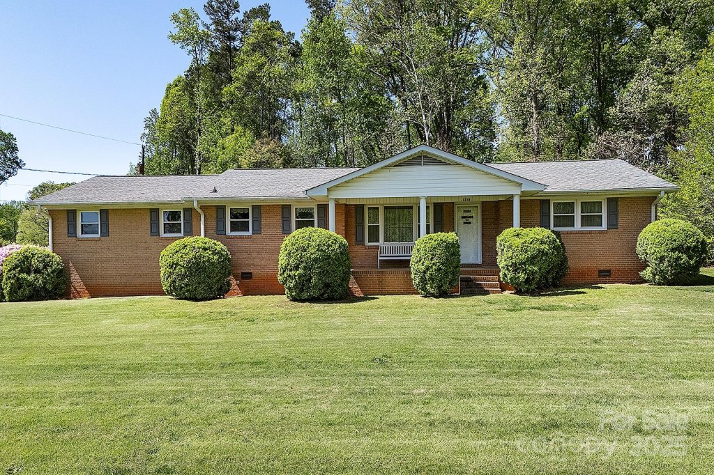 2218 Woodcrest Drive