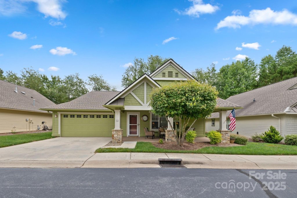 Wolfpen, Hendersonville community