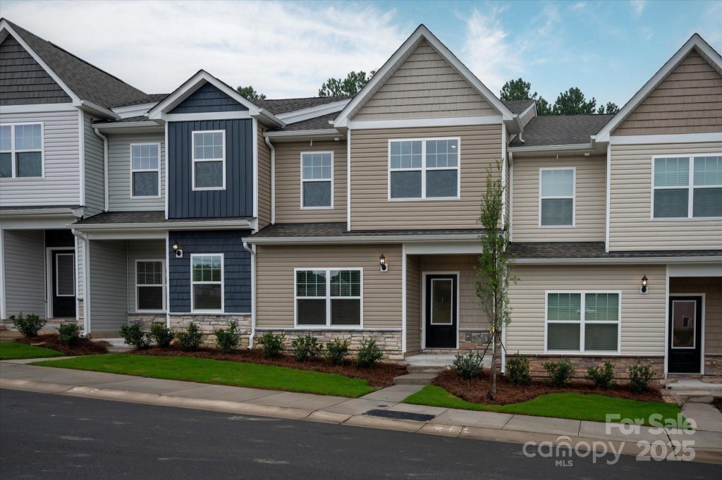 1232 Principal Featherstone Avenue