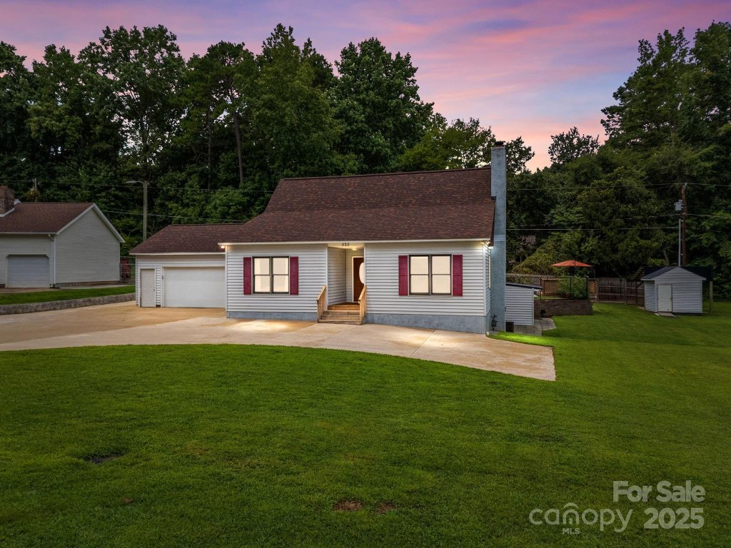 535 Brook Circle