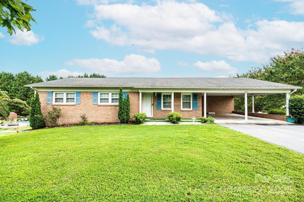 2541 Raintree Street