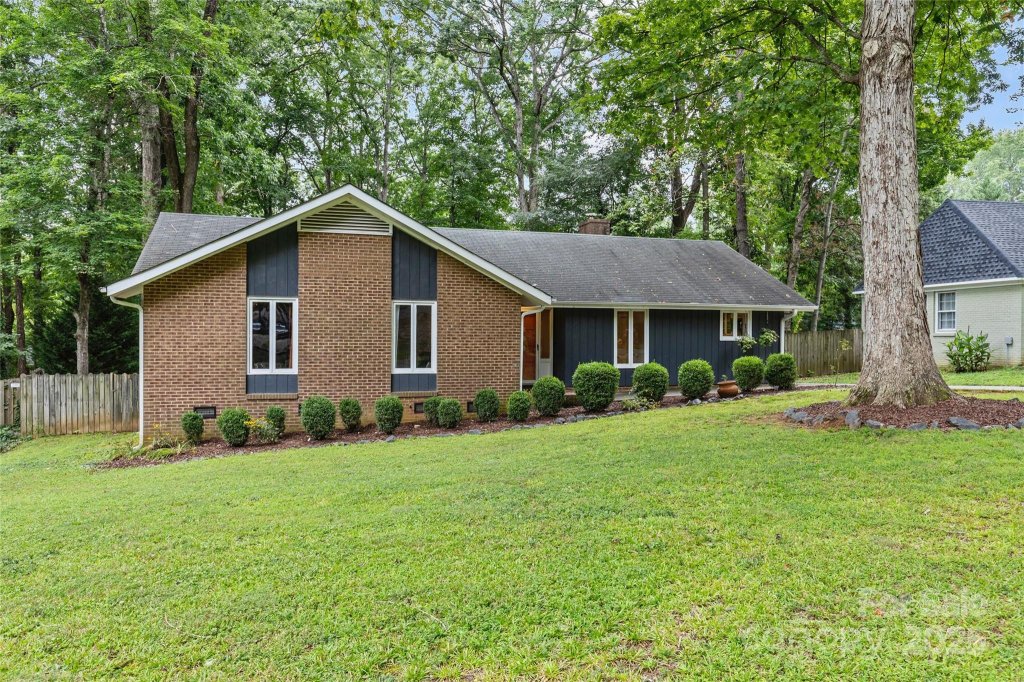 1001 Pinafore Drive