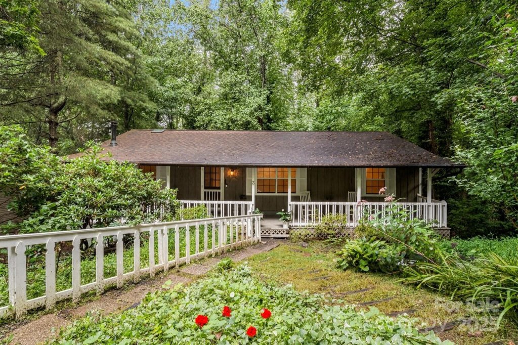3 Shadywood Circle