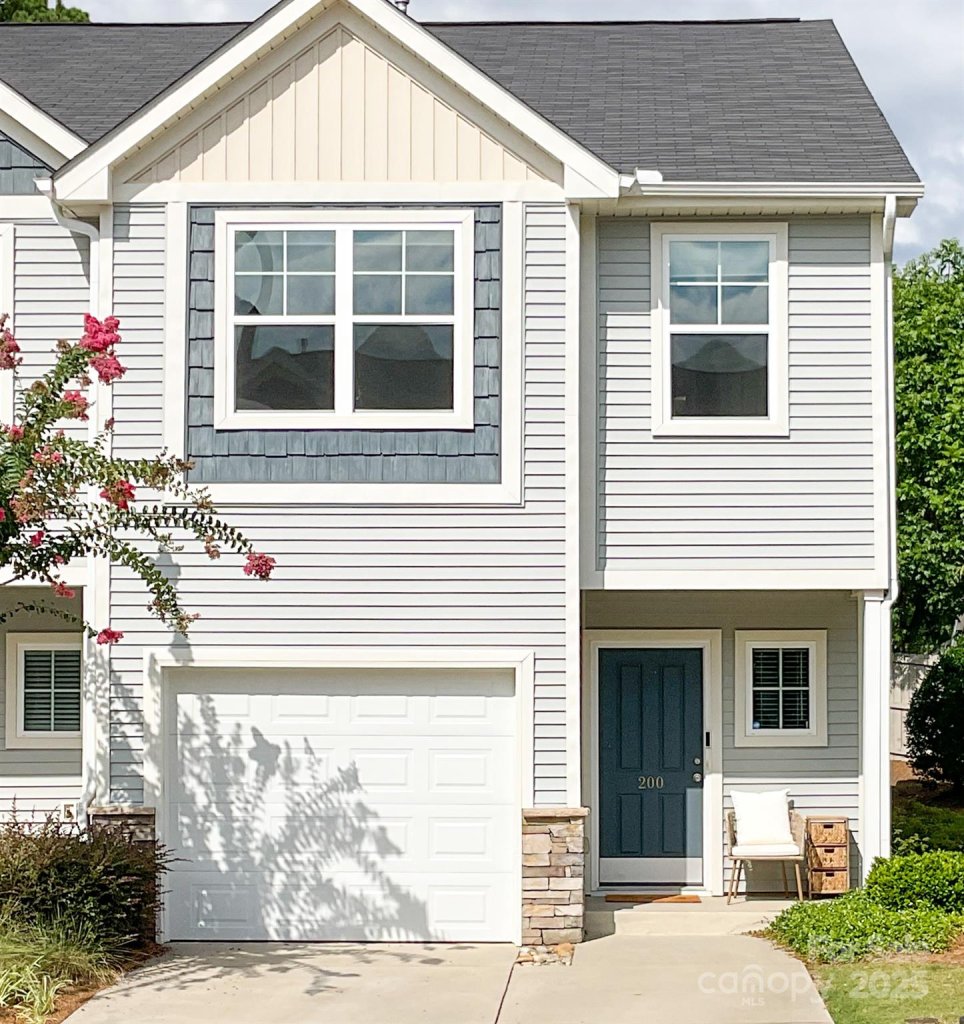 The Townes At Eastside, Taylors community