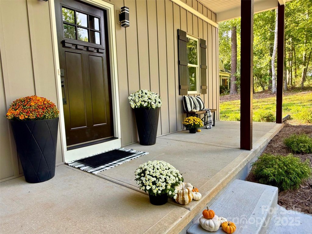 Ellington, Iron Station community