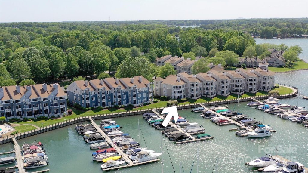 18647 Vineyard Point Lane