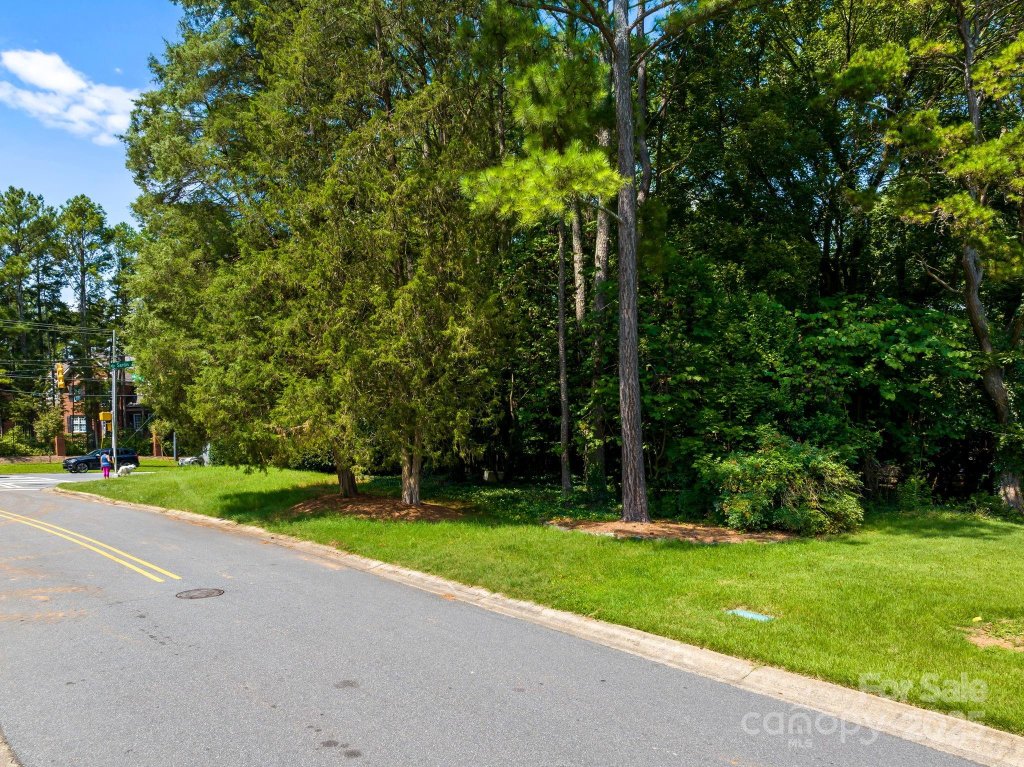 101 N Brackenbury Lane