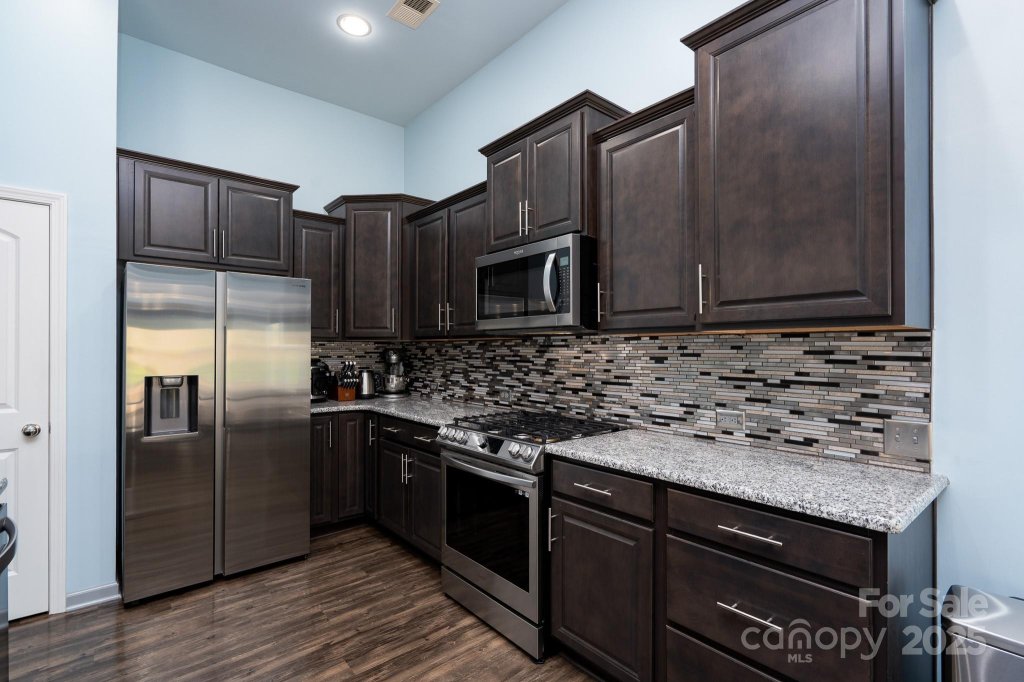 202 Paradise Hills Circle